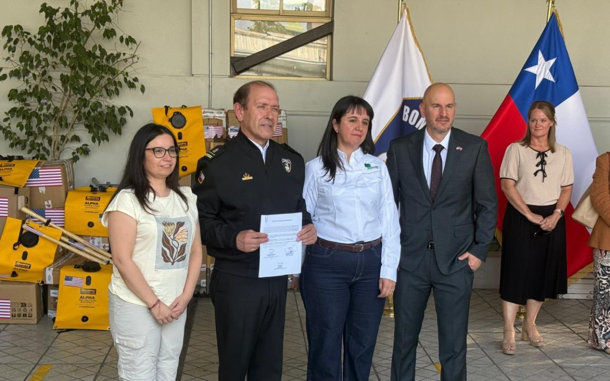 Bomberos de Chile logra récord de donaciones y recibe apoyo clave de Estados Unidos